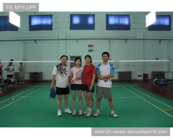 羽毛球合影图片